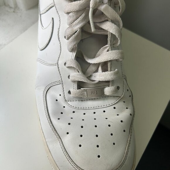 Nike Air Force 1 - Low - Triple White - Picture 7 of 11